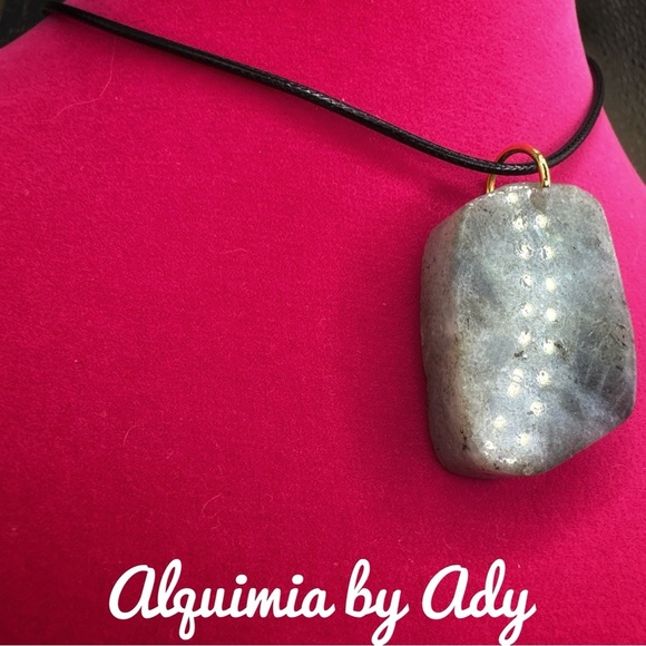 Alquimia Gray big labradorite medallion Stone Pendant Necklace - Picture 2 of 2